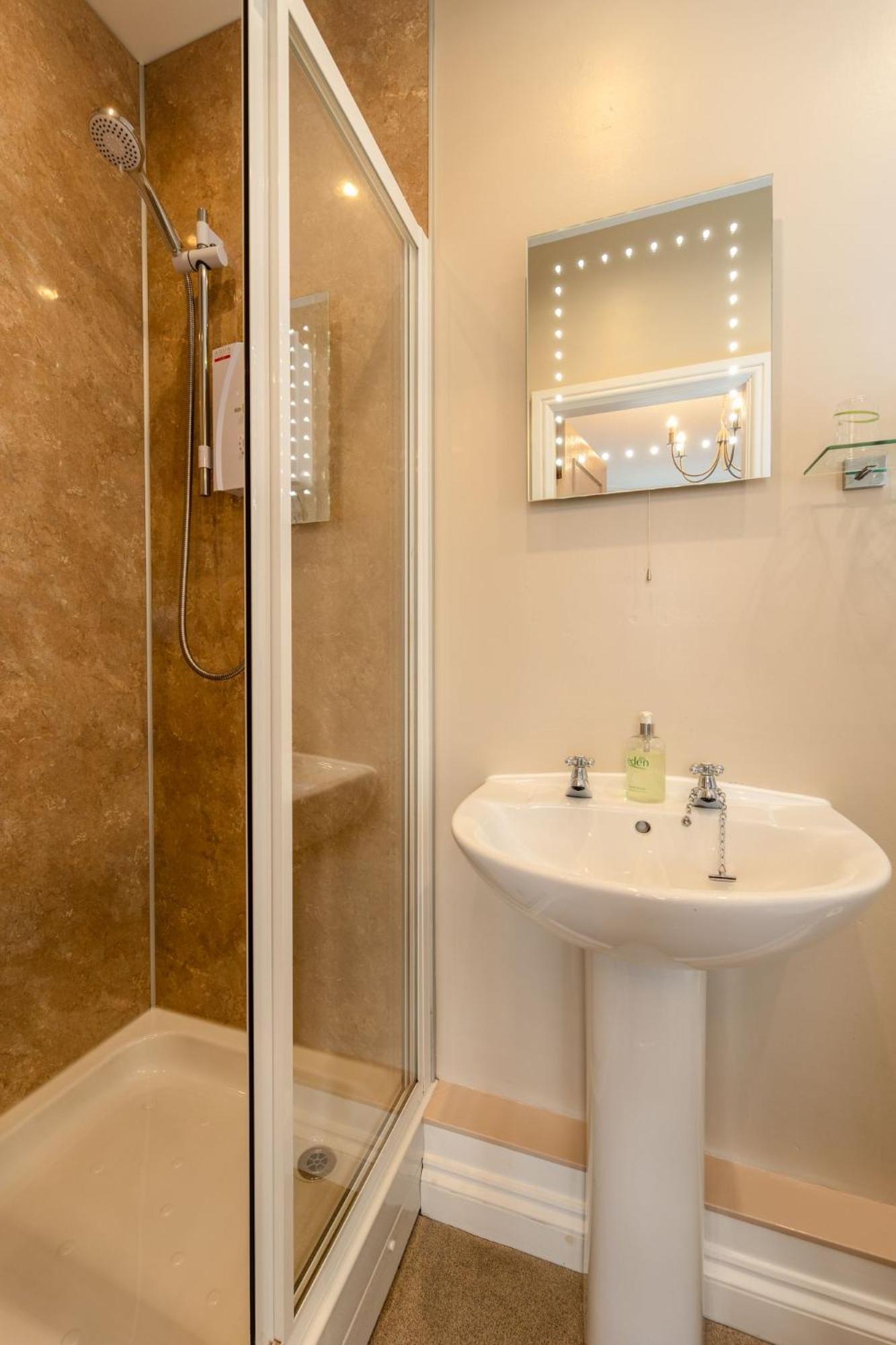 Thornbank House Offering Breakfast And With The Use Of Free Local Health Club Уиндермир
