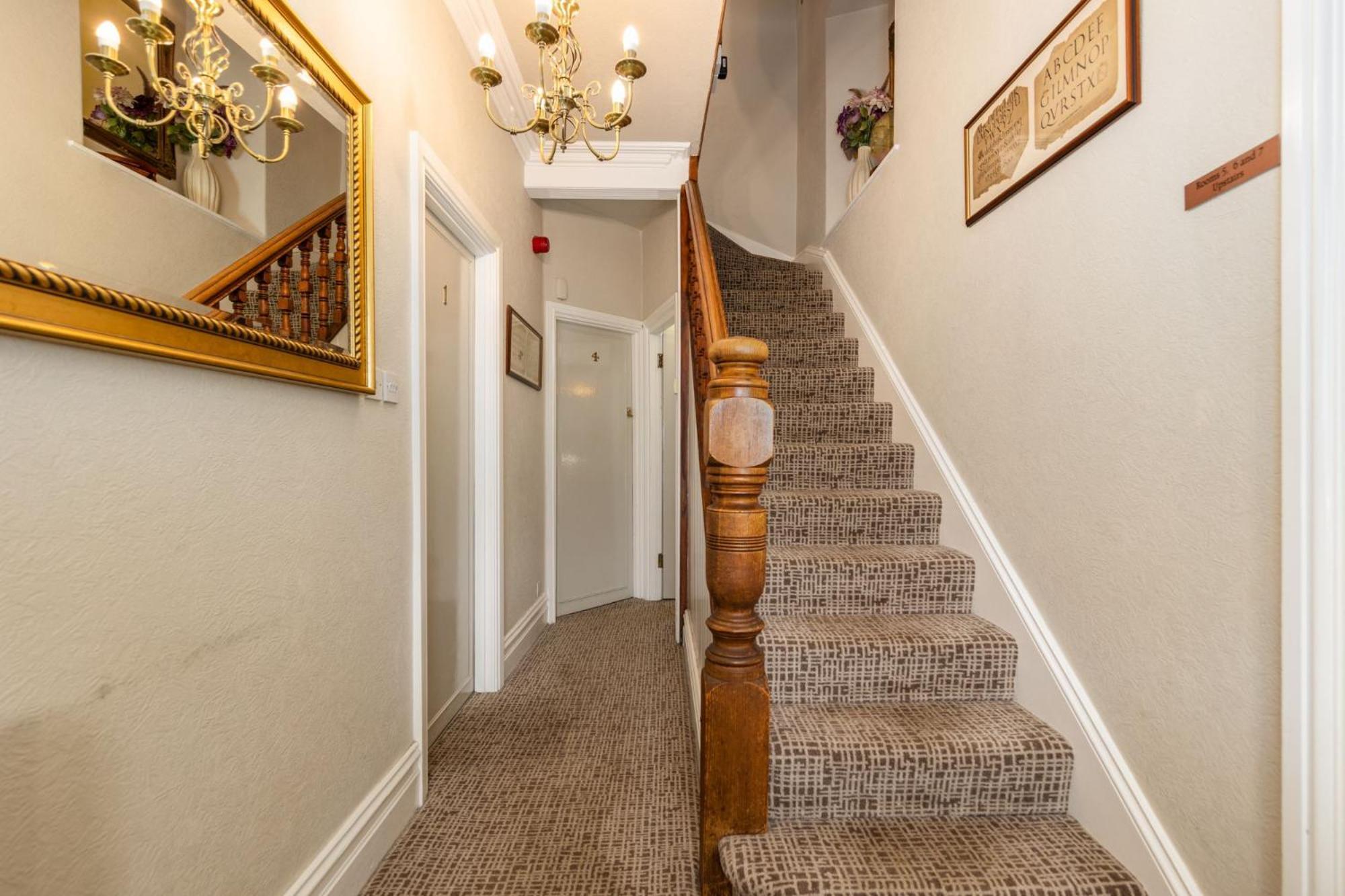 Thornbank House Offering Breakfast And With The Use Of Free Local Health Club Guest house 4*