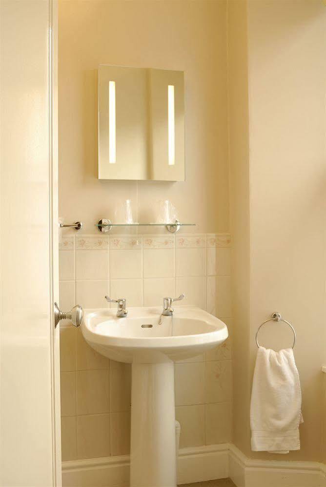 Thornbank House Offering Breakfast And With The Use Of Free Local Health Club 4* Windermere